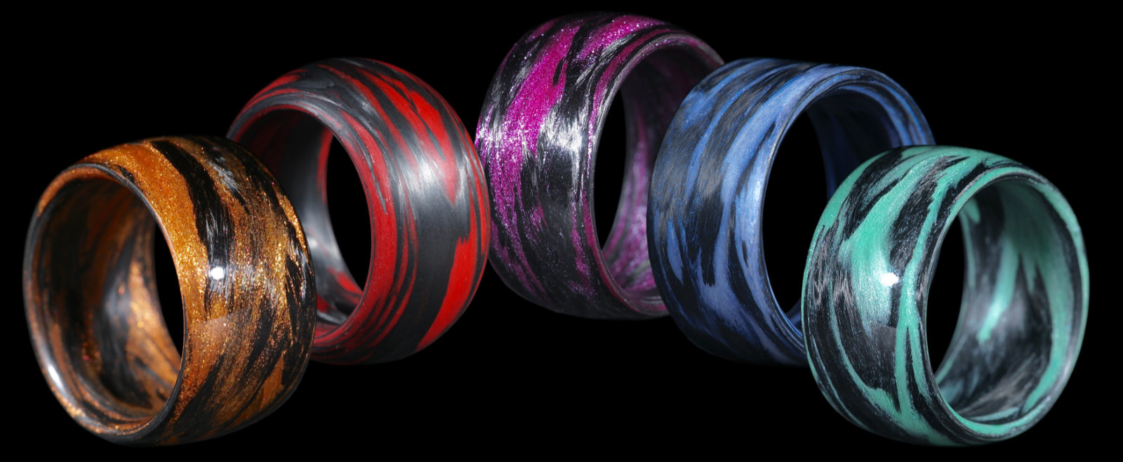Farbenfrohe, farbechte und bruchfeste handgewickelte Glasfaser Ringe z.T. mit Carbon, Perlglanzpigmenten oder Gold.
